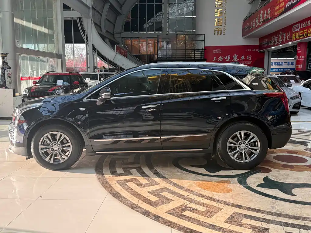 Cadillac XT5 — фото 8