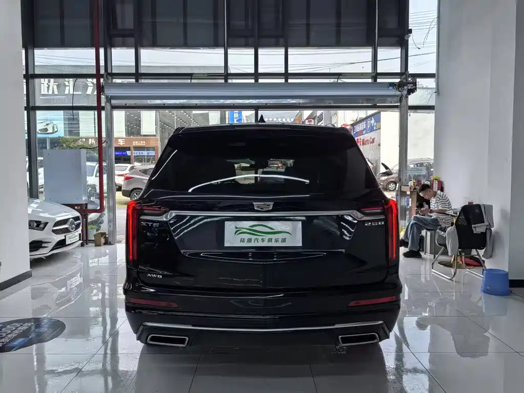 Cadillac XT6 — фото 13