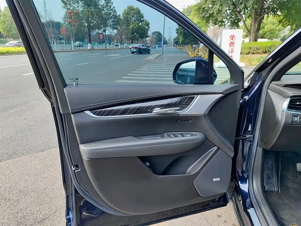 Cadillac XT6 — фото 6