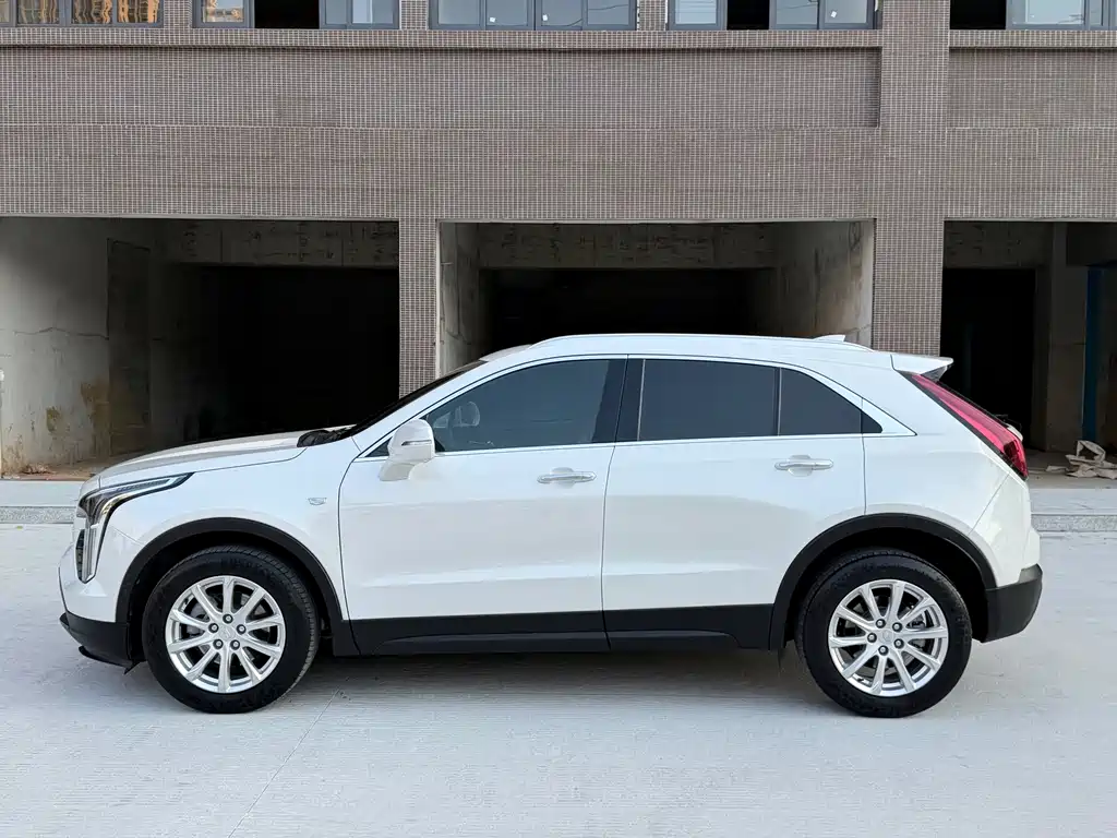 Cadillac XT4 — фото 3