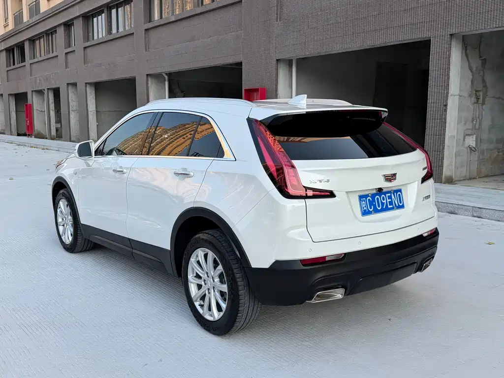 Cadillac XT4 — фото 4