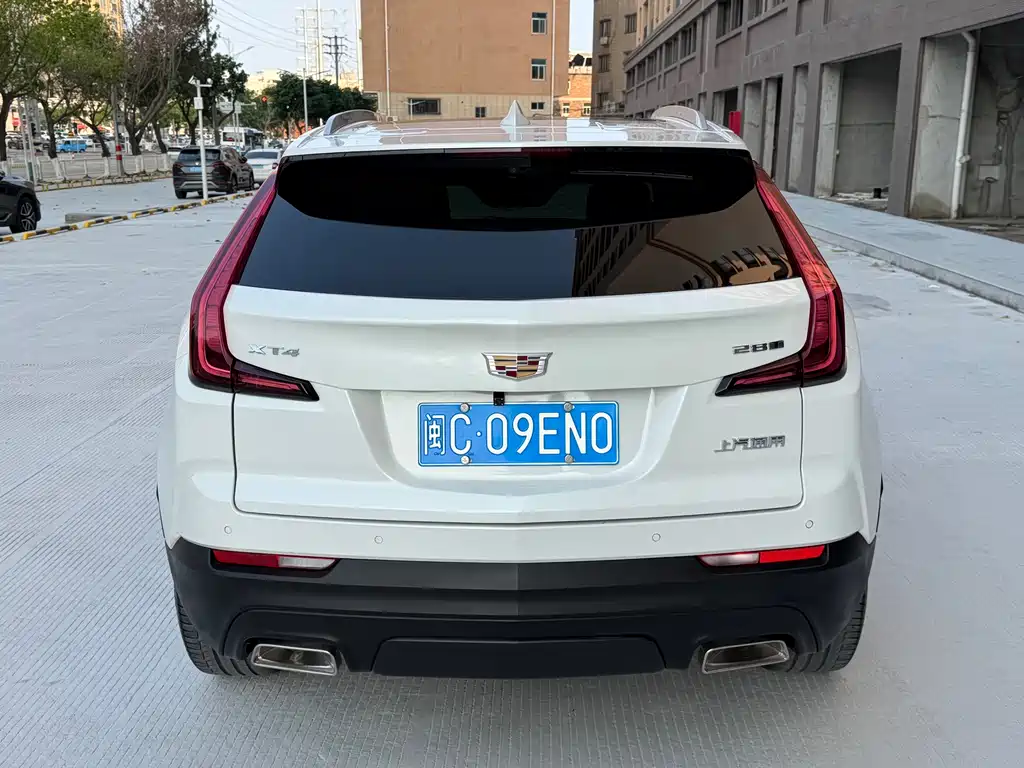 Cadillac XT4 — фото 5