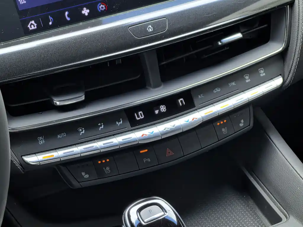 Cadillac CT5 — фото 13