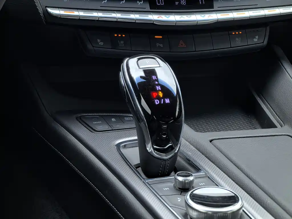 Cadillac CT5 — фото 14