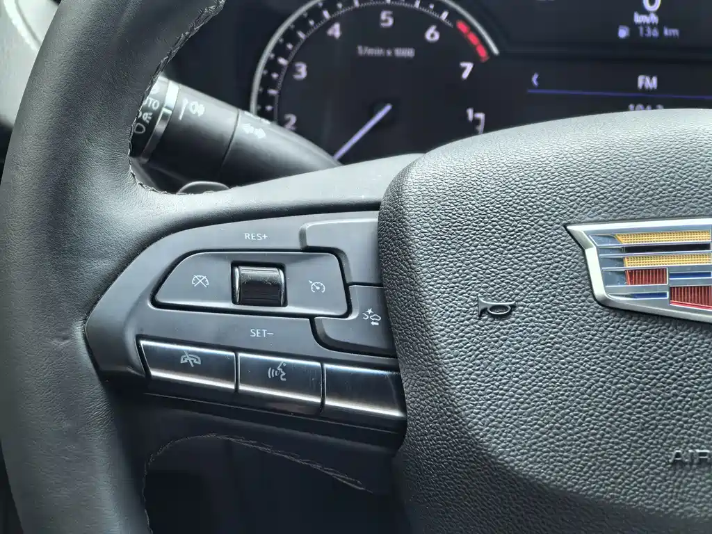 Cadillac CT5 — фото 17