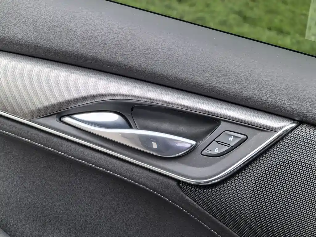 Cadillac CT5 — фото 20