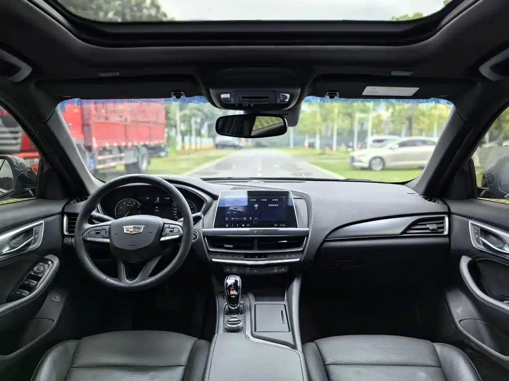 Cadillac CT5 — фото 9
