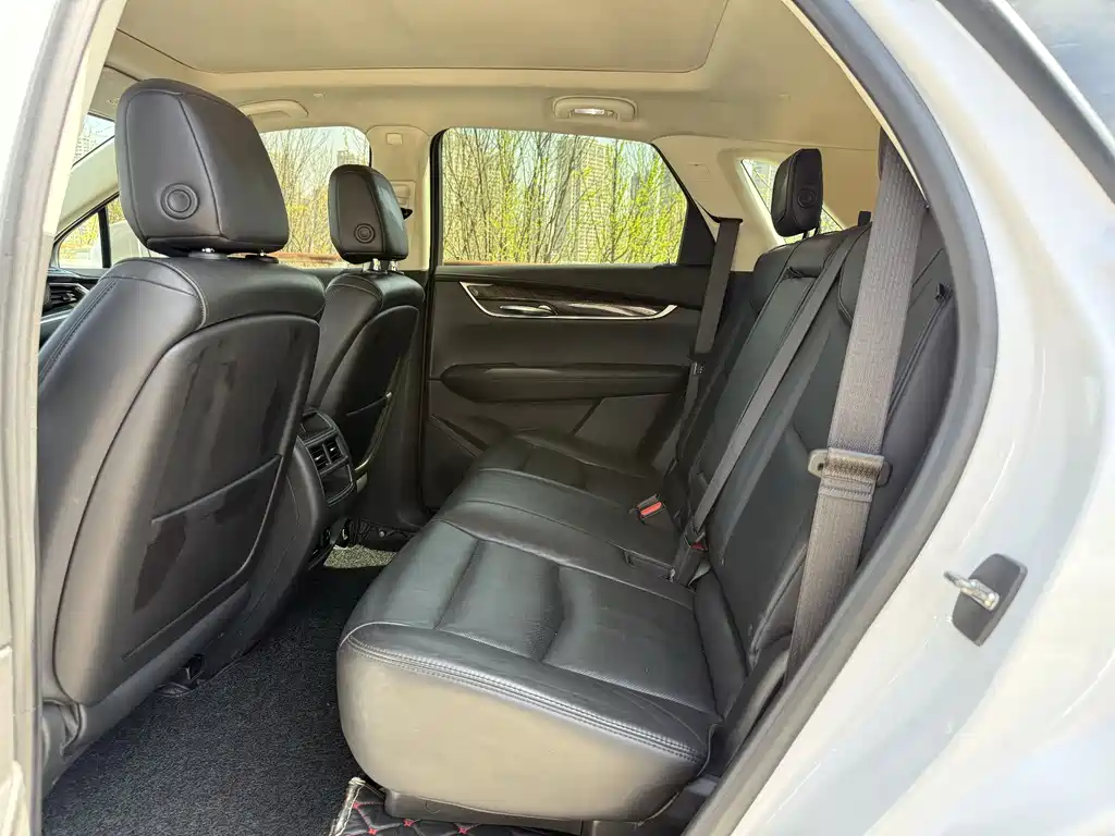 Cadillac XT5 — фото 6