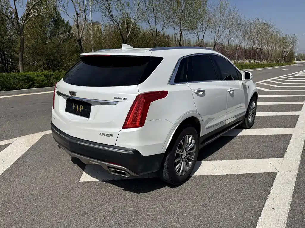 Cadillac XT5 — фото 8