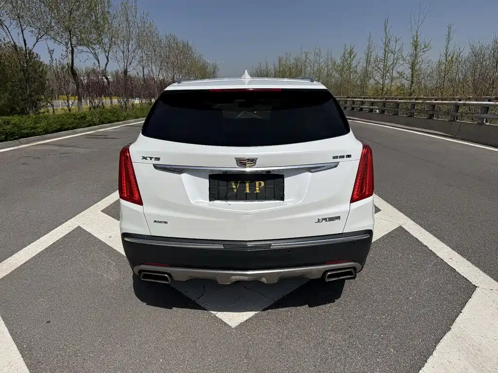 Cadillac XT5 — фото 9