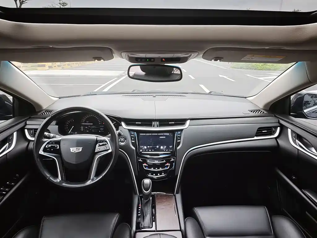 Cadillac XTS — фото 11
