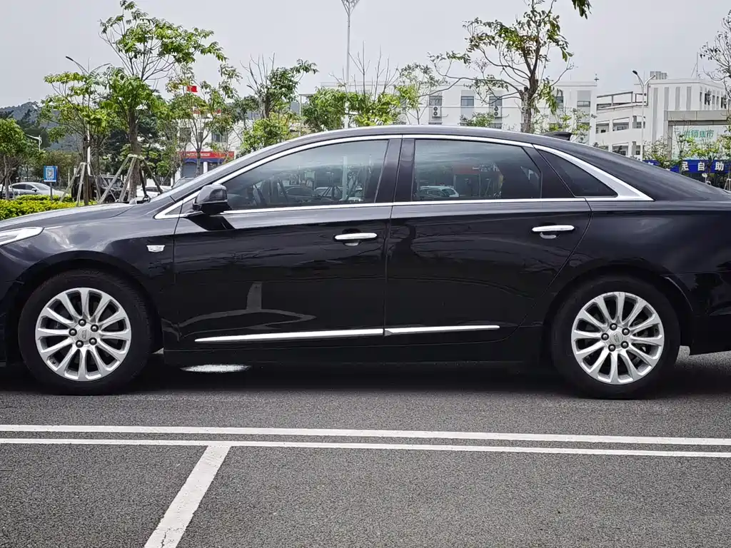 Cadillac XTS — фото 3