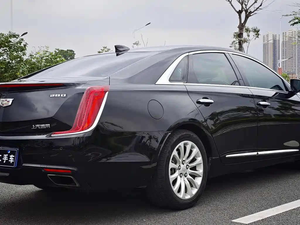 Cadillac XTS — фото 6
