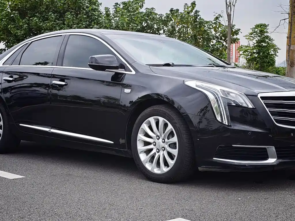 Cadillac XTS — фото 8