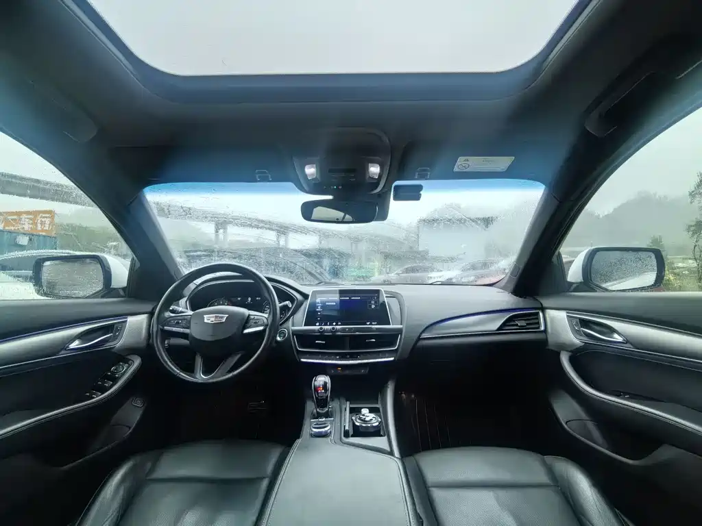 Cadillac CT5 — фото 7