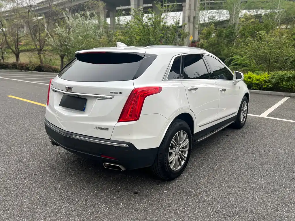 Cadillac XT5 — фото 5
