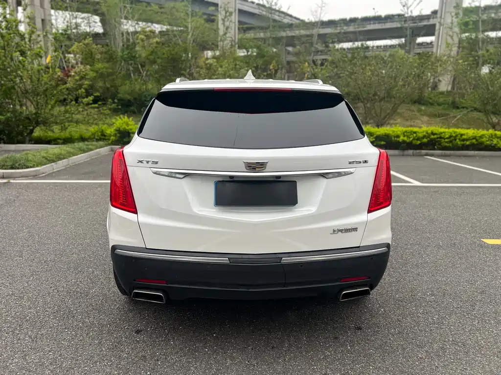 Cadillac XT5 — фото 6