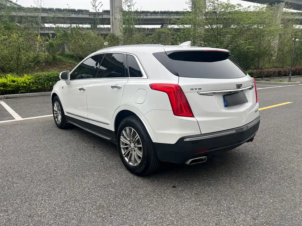 Cadillac XT5 — фото 7