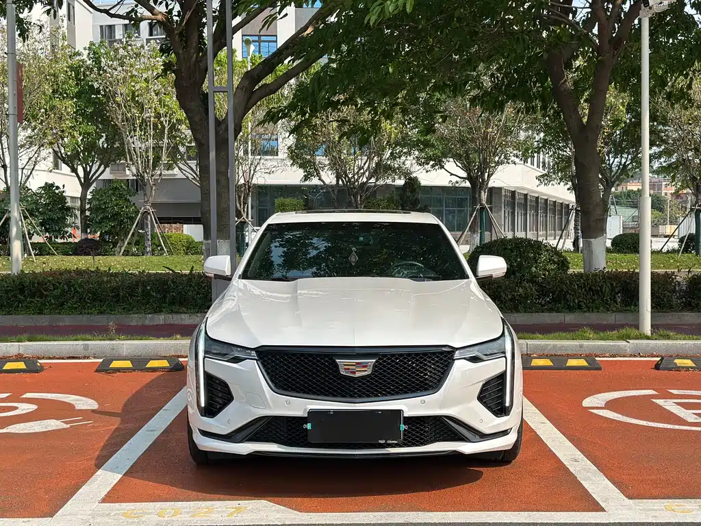 Cadillac CT4 — фото 2