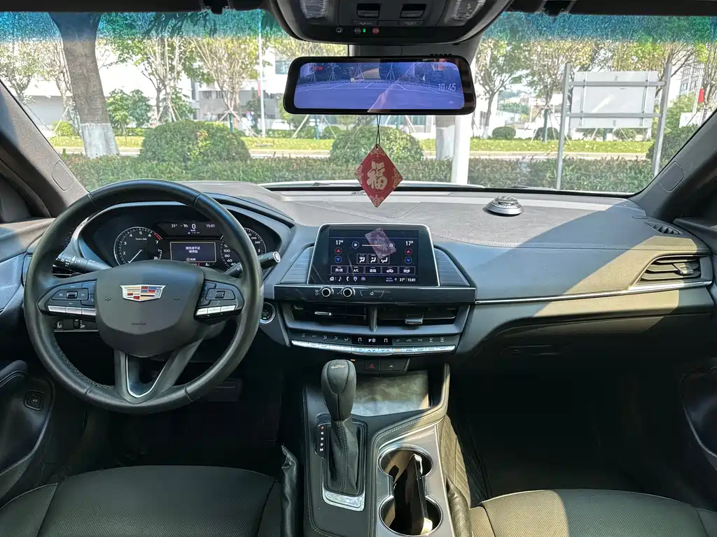 Cadillac CT4 — фото 11