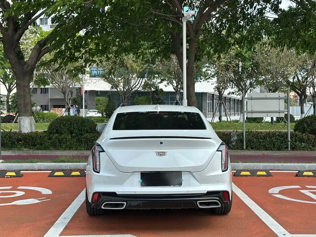 Cadillac CT4 — фото 5