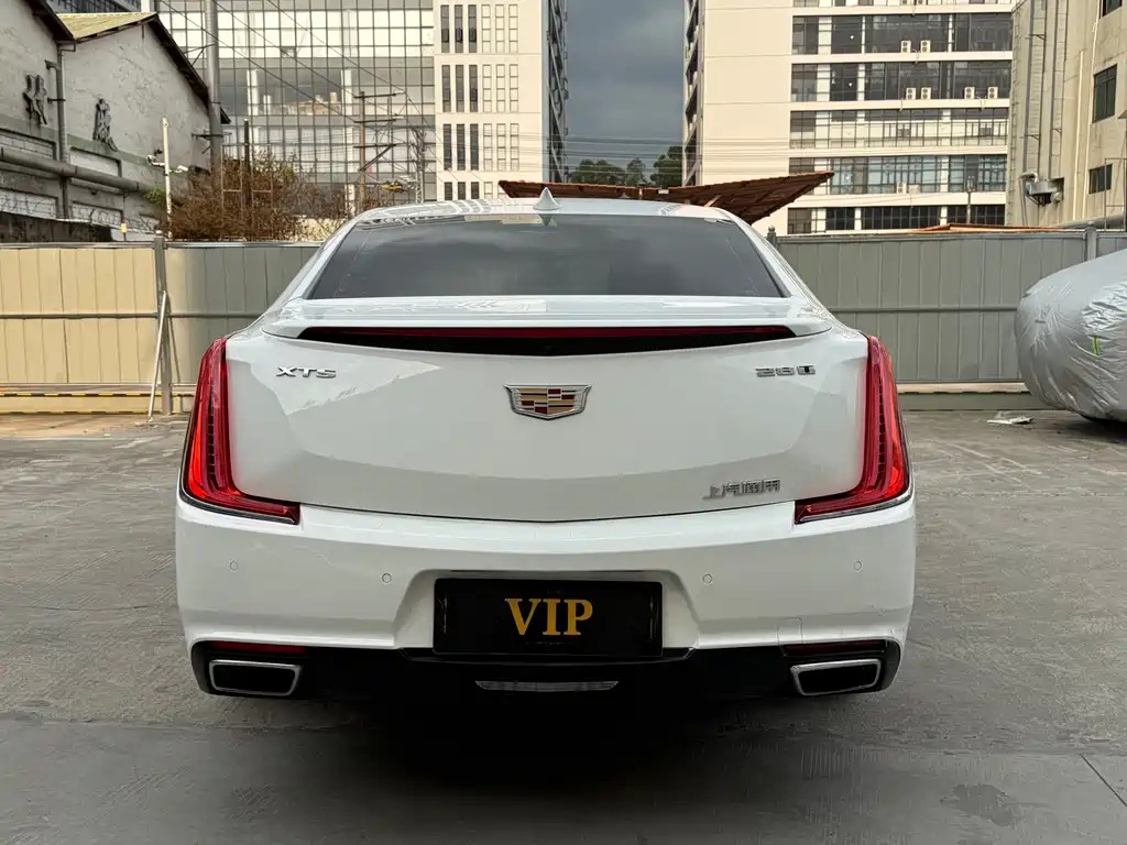 Cadillac XTS — фото 5