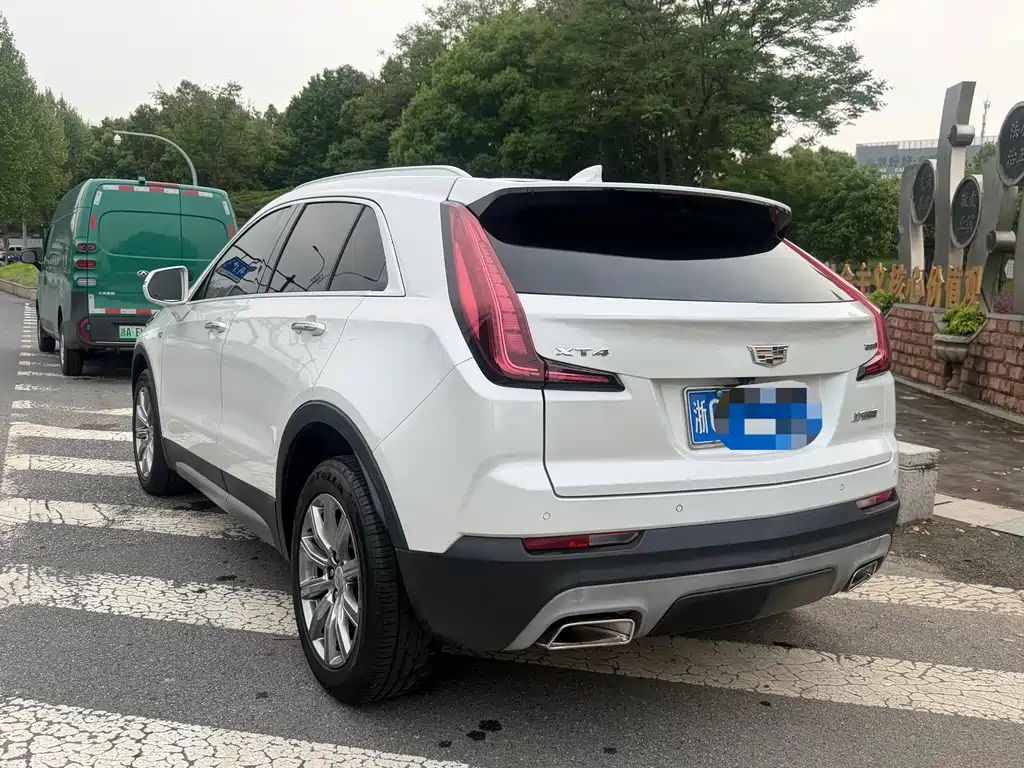 Cadillac XT4 — фото 6