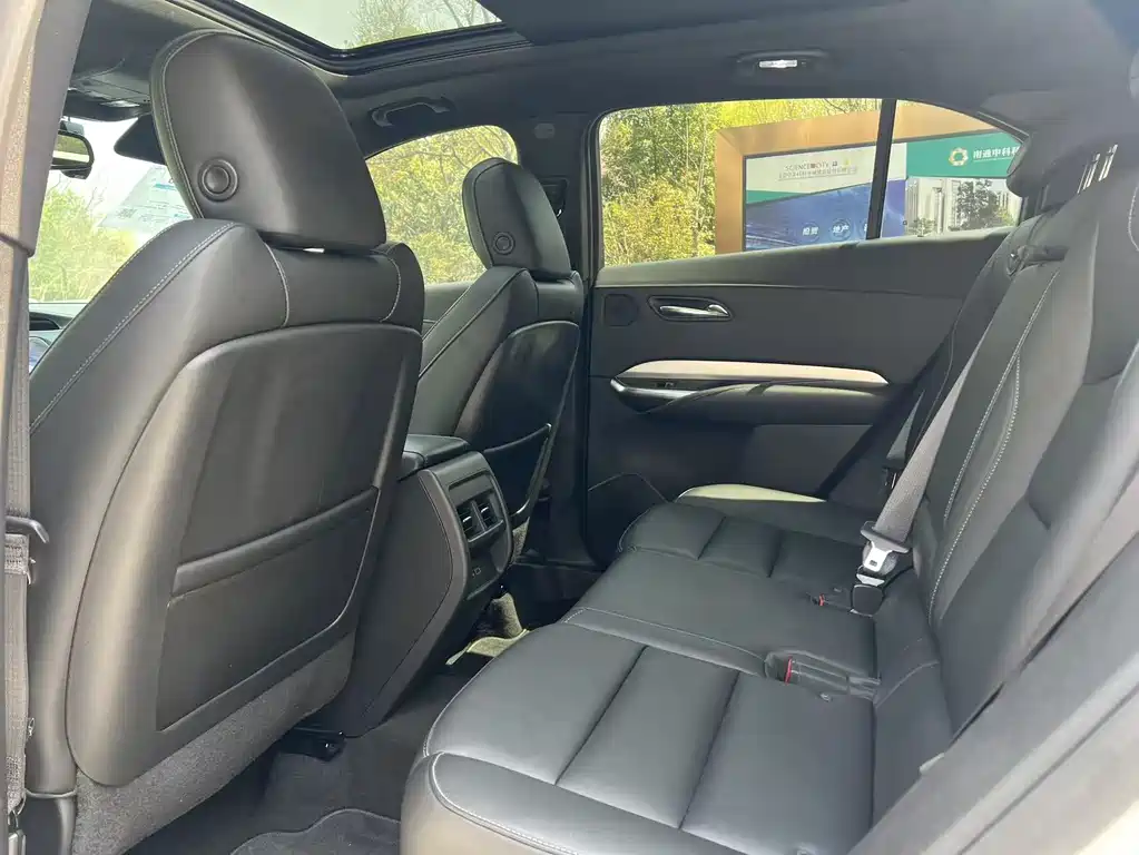 Cadillac XT4 — фото 8