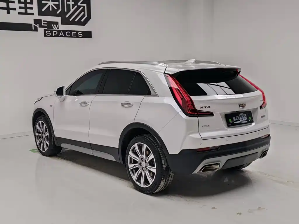 Cadillac XT4 — фото 6