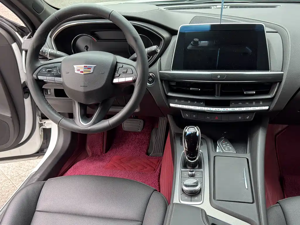 Cadillac CT5 — фото 8