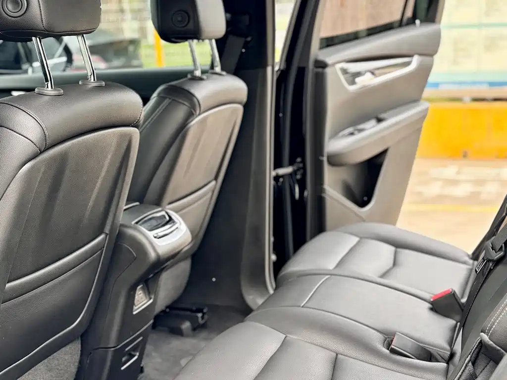 Cadillac XT6 — фото 9