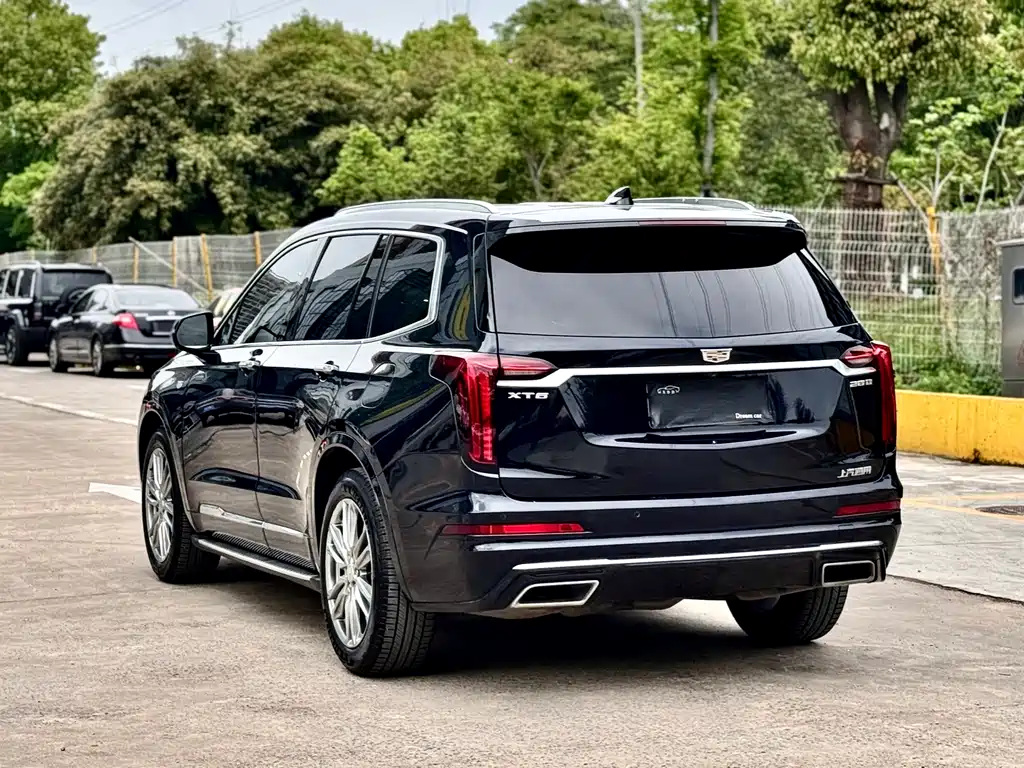 Cadillac XT6 — фото 10