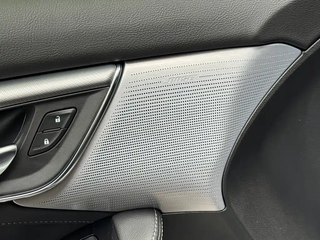 Cadillac CT5 — фото 17