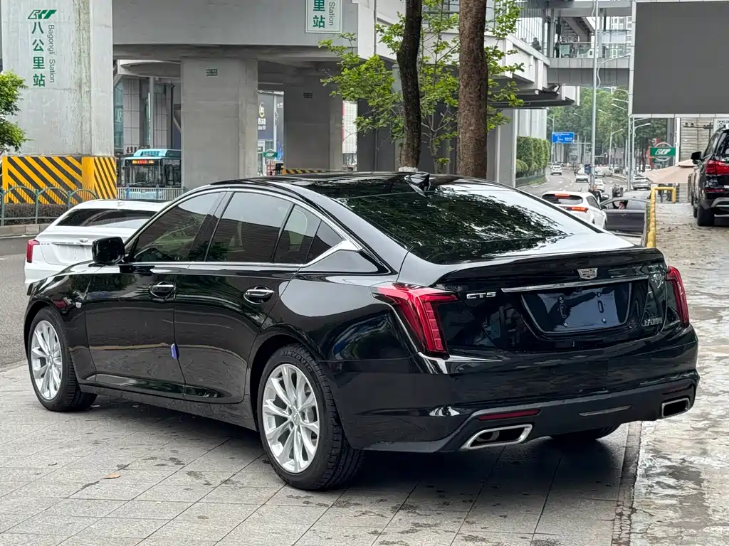 Cadillac CT5 — фото 19