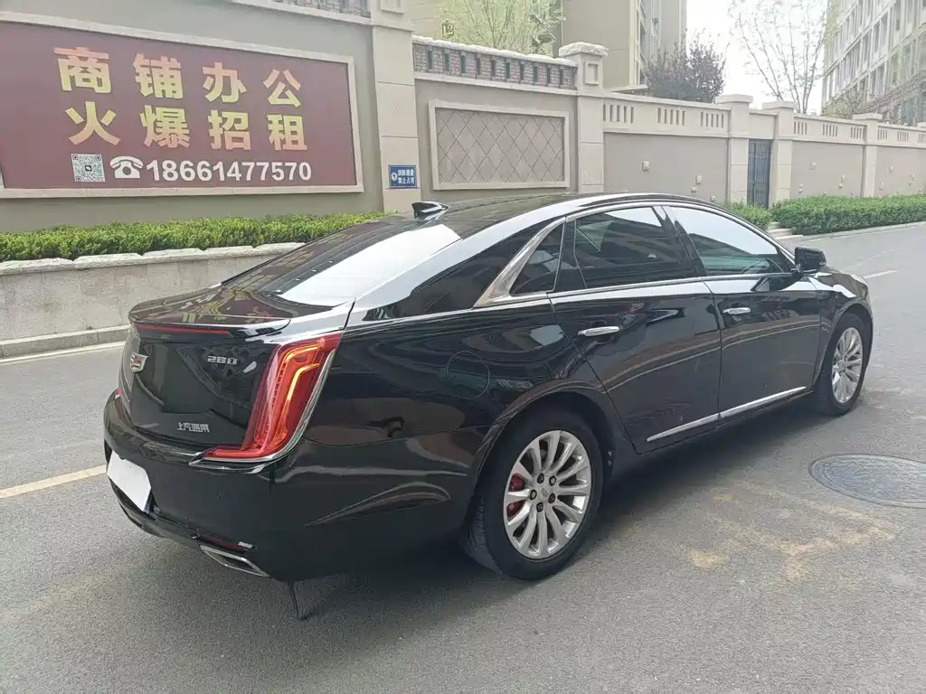 Cadillac XTS — фото 13