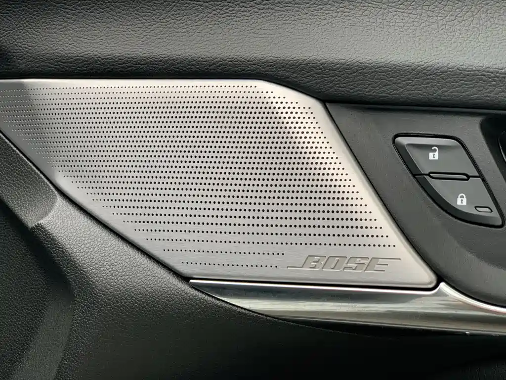 Cadillac CT4 — фото 20