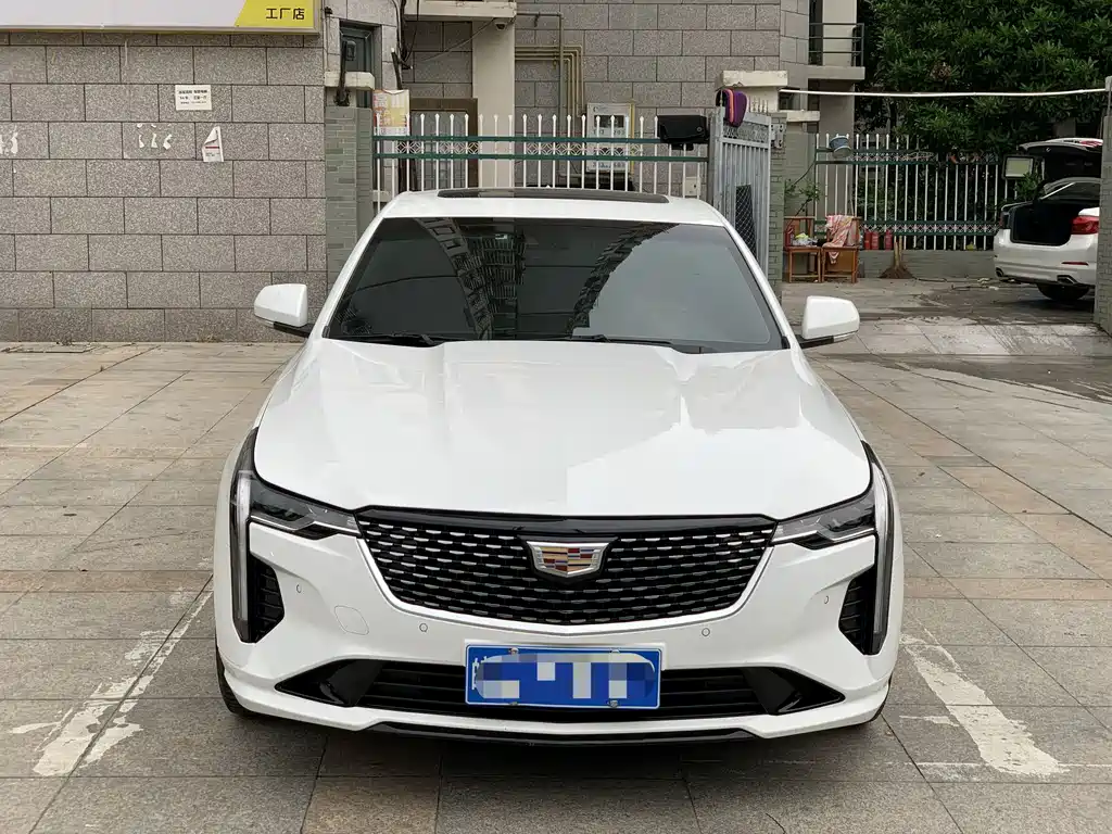 Cadillac CT4 — фото 3