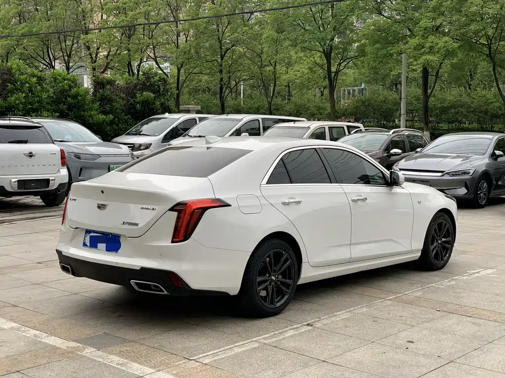 Cadillac CT4 — фото 4