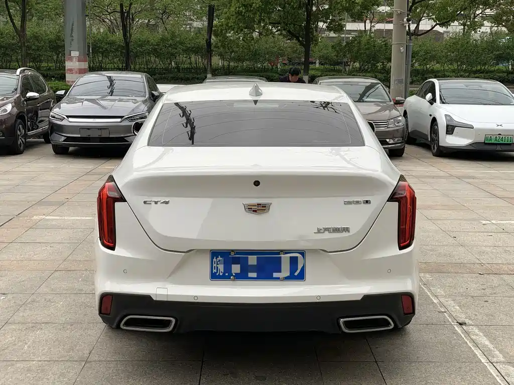 Cadillac CT4 — фото 6
