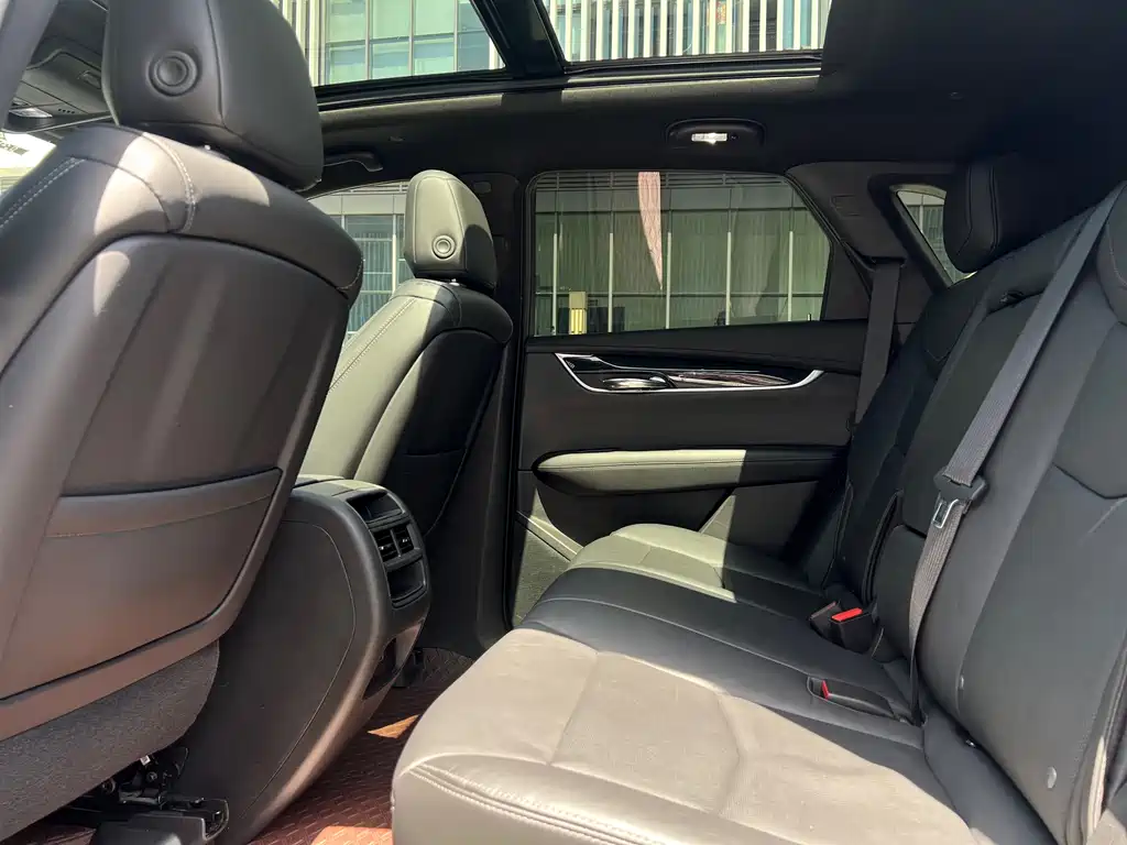 Cadillac XT5 — фото 9