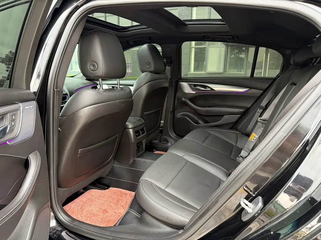 Cadillac CT5 — фото 5