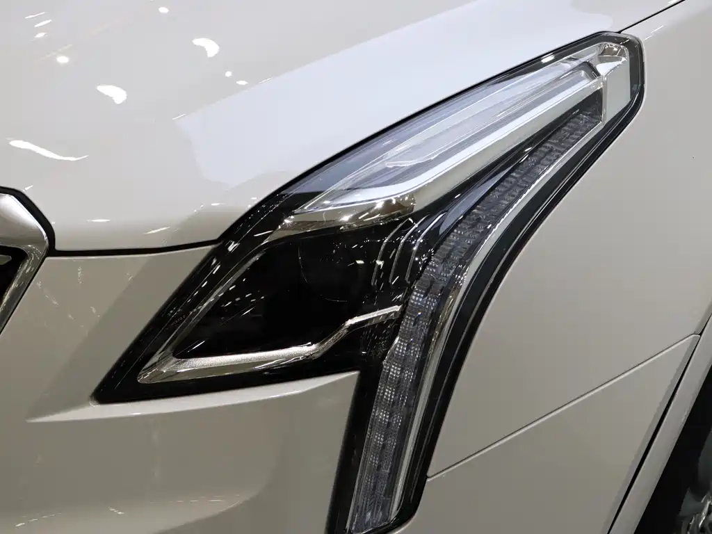 Cadillac XT5 — фото 2