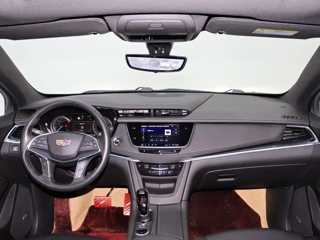 Cadillac XT5 — фото 14