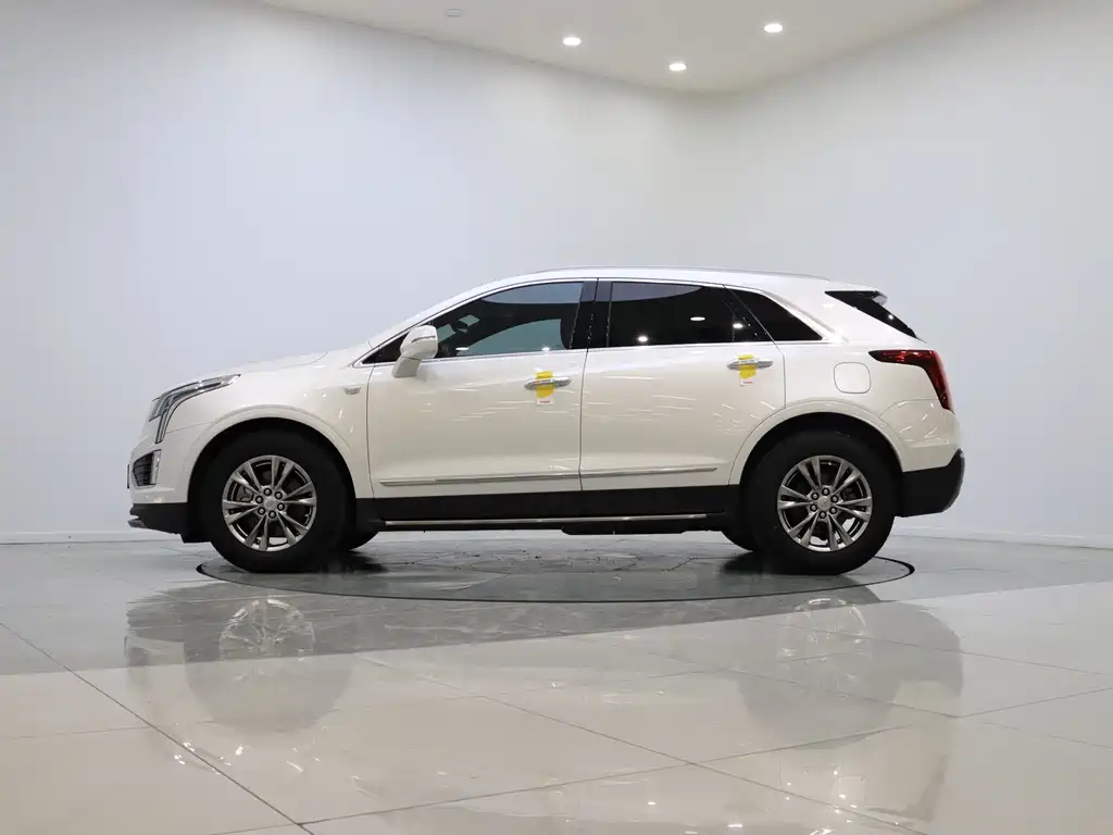 Cadillac XT5 — фото 17