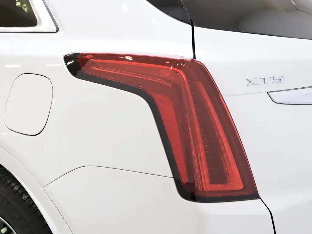 Cadillac XT5 — фото 4