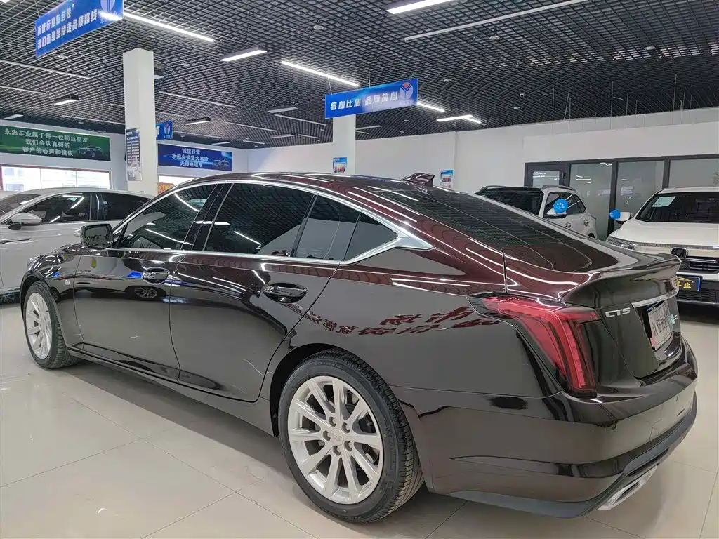 Cadillac CT5 — фото 6