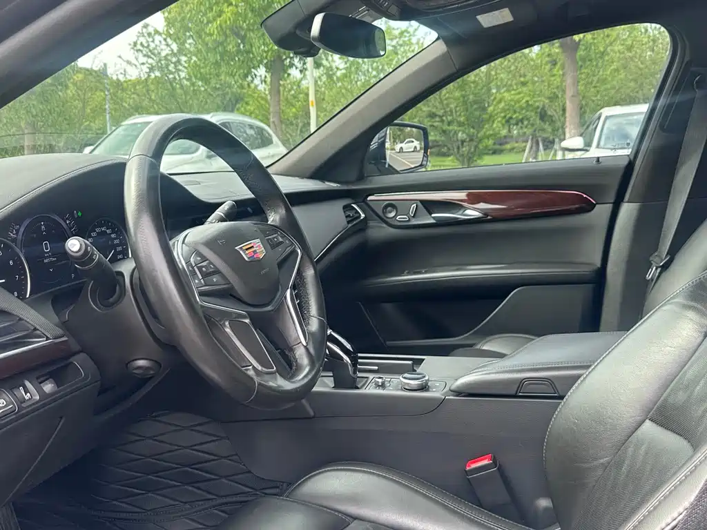 Cadillac CT6 — фото 10
