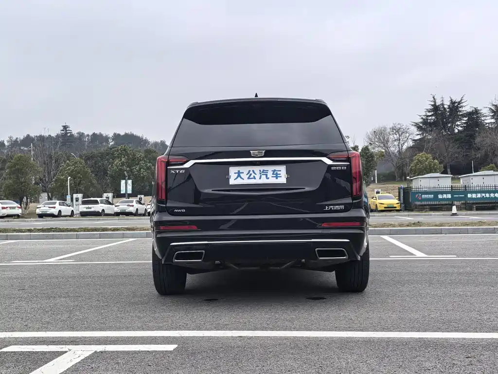 Cadillac XT6 — фото 22