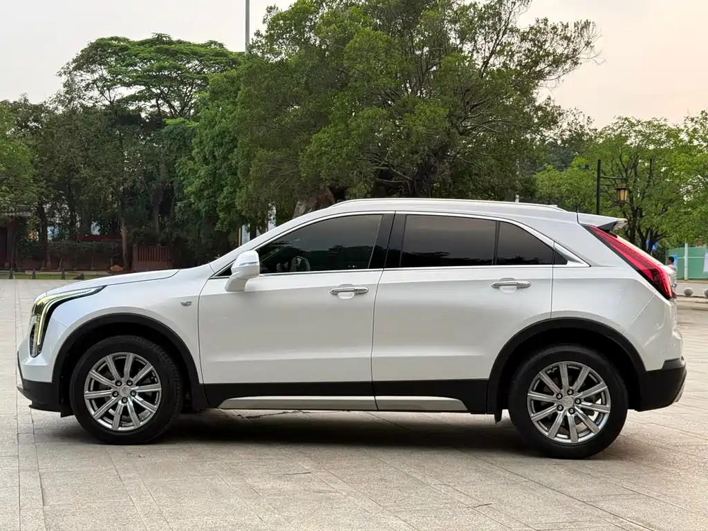 Cadillac XT4 — фото 17