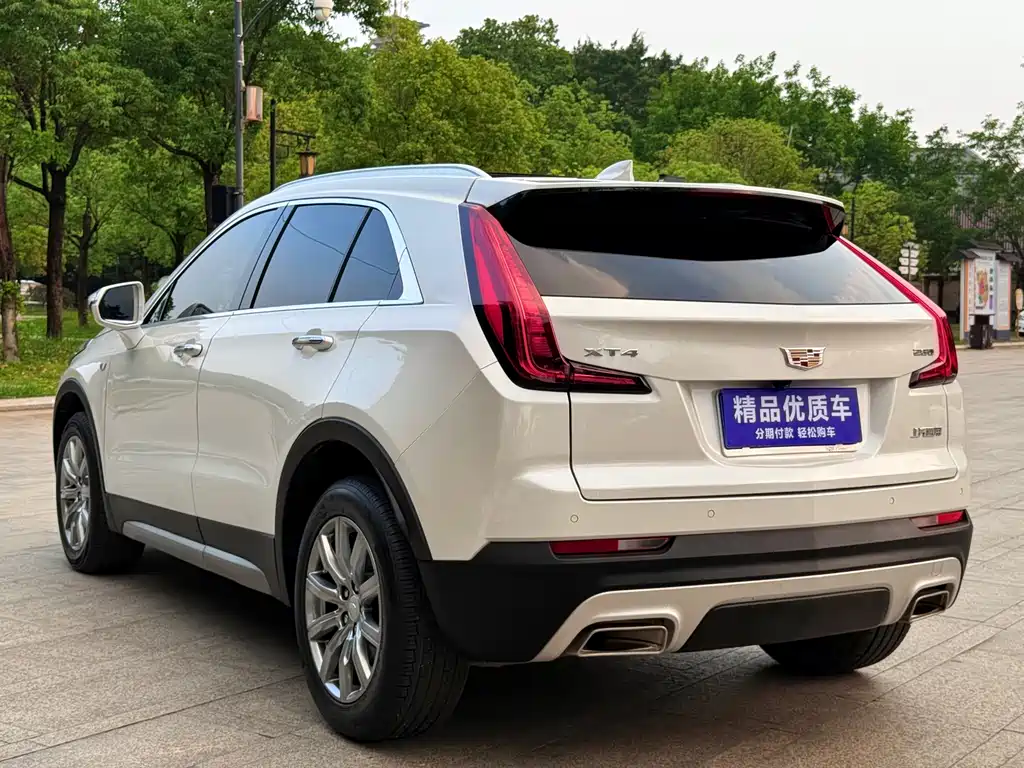 Cadillac XT4 — фото 6